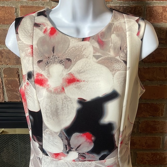 Calvin Klein Floral Print Fitted Sleeveless Dress - Picture 2 of 8